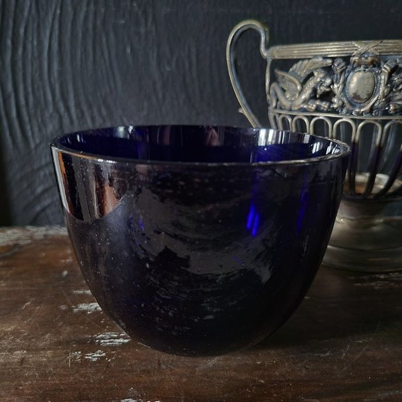 Vintage Pierced Pedestal Sugar Bowl /Blue Glass Liner, Dragons and Crest - Picture 9 of 10